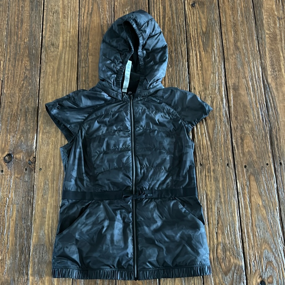 Lululemon camo vest